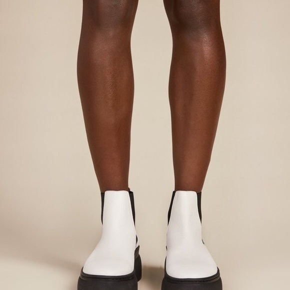 Intentionally Blank White Boots - Picture 7 of 8